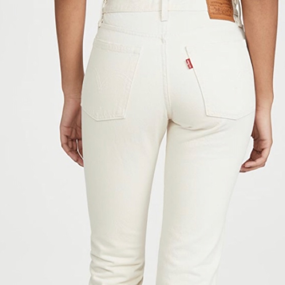 Levi’s wedgie crop white jeans